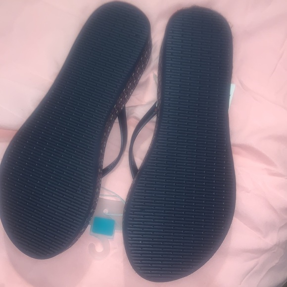 Merona Navy/Amaya flip flops size 8 - Picture 3 of 6